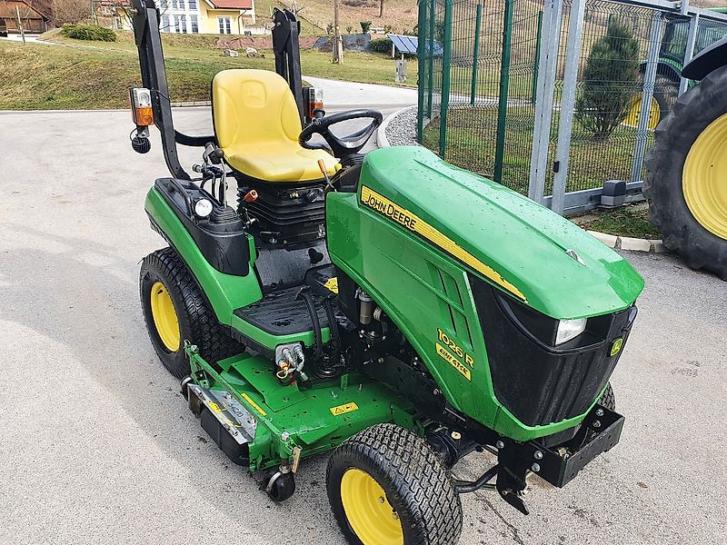 John Deere 1026R