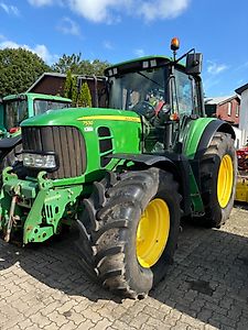 John Deere 7530
