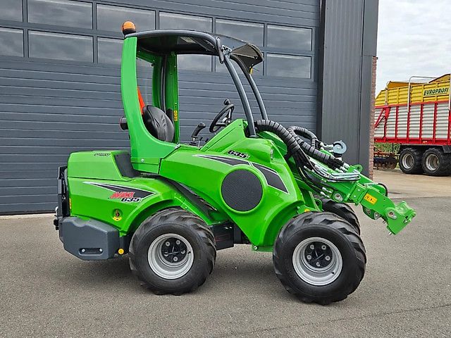 Avant 635i Rental mini-shovel