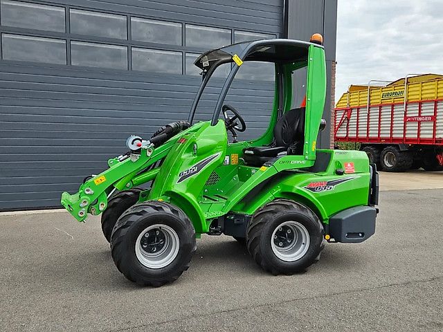 Avant 635i Rental mini-shovel