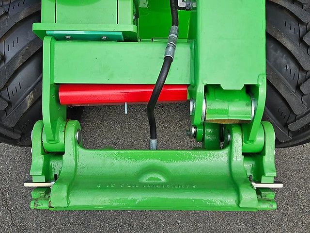 Avant 635i Rental mini-shovel