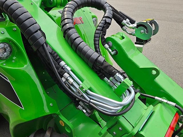 Avant 635i Rental mini-shovel