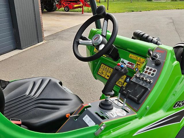 Avant 635i Rental mini-shovel