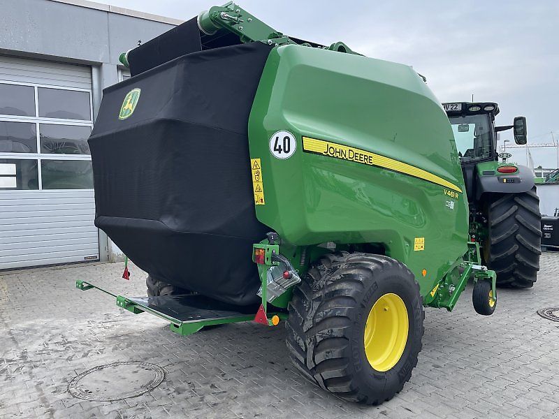 John Deere V461 R