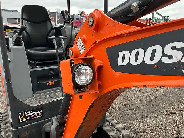 Doosan DX17Z