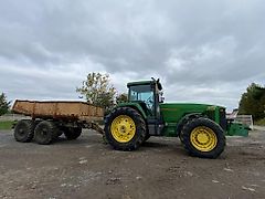 John Deere 8200 mit Muldenkipper