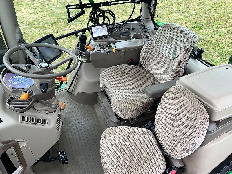 John Deere 6140R mit Frontlader JD H360