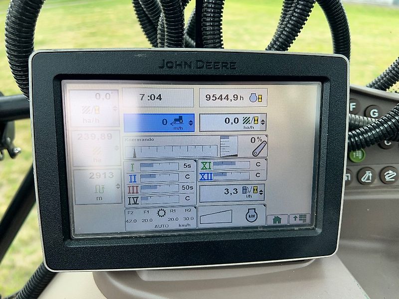 John Deere 6140R mit Frontlader JD H360