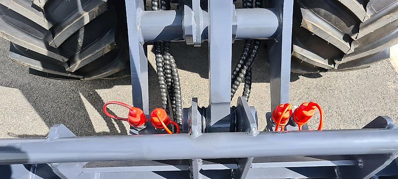 Eurotrac W12-S 26 PS Hoflader Schutzdach, 2,55 m Arm, 3. & 4. Steuerkreis, Doppelspeed, Breitreifen