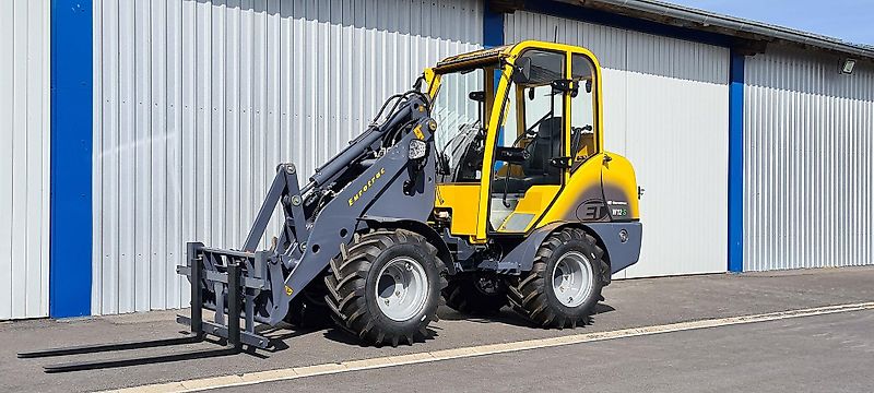 Eurotrac W12-S Kabine 2,90 m Arm 3.Steuerkreis Rückfahrkamera Radio