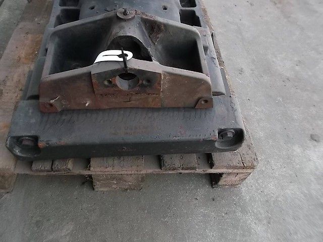 Case IH Puma, vooras drager