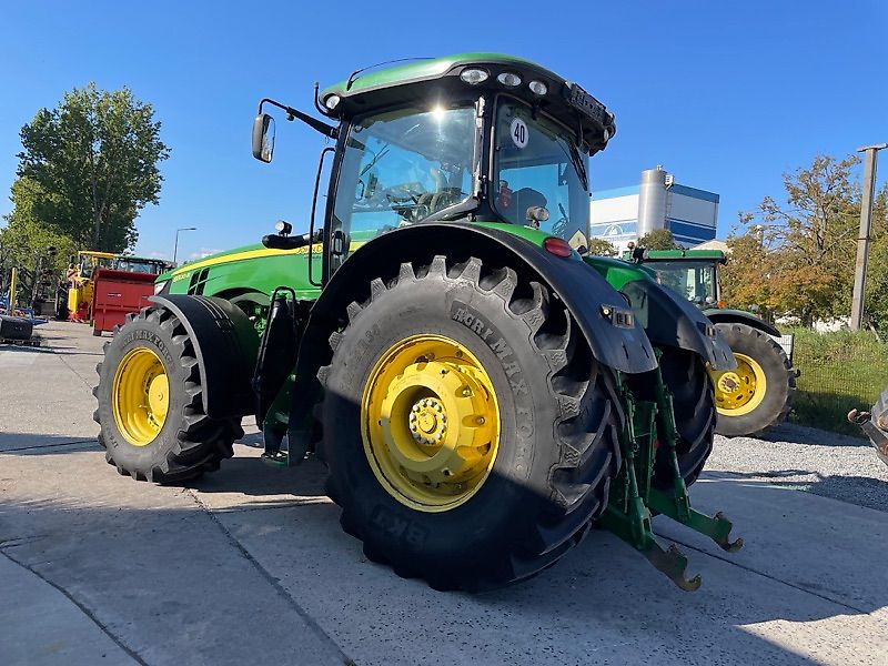 John Deere 8320 R e23