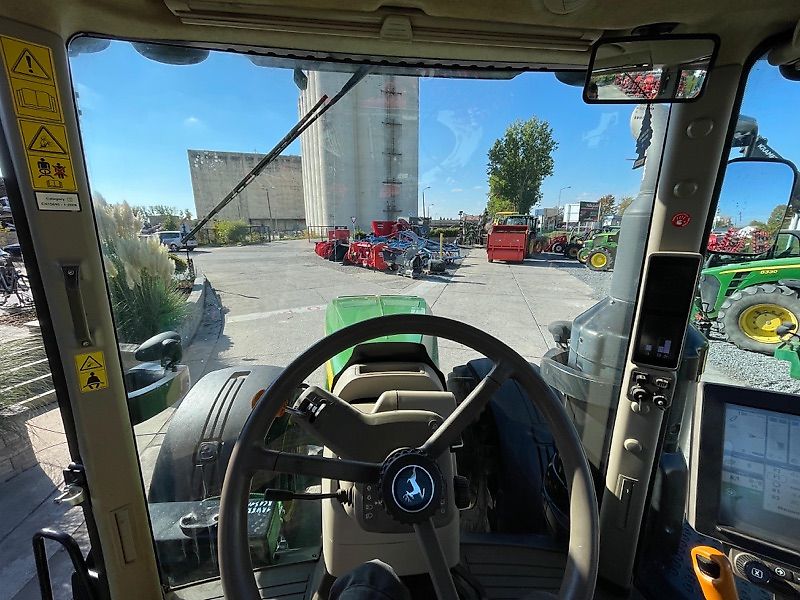 John Deere 8320 R e23