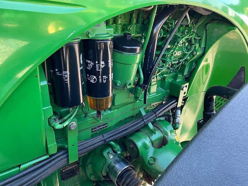 John Deere 8320 R e23