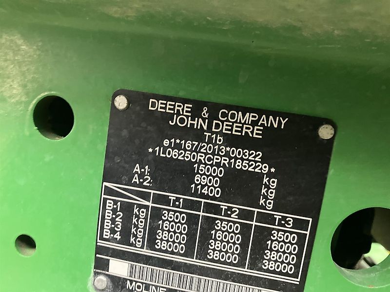 John Deere 6R 250