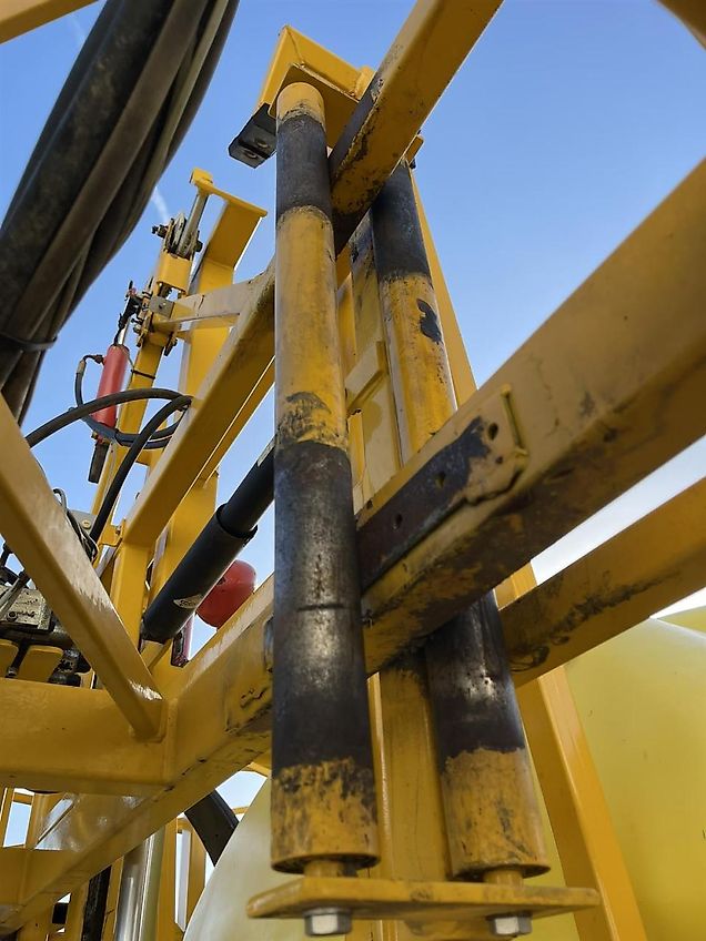 Dubex Vector mit Lenkung, 4.000 Liter Tankvolumen, 28m, Spray Control, Tank Control