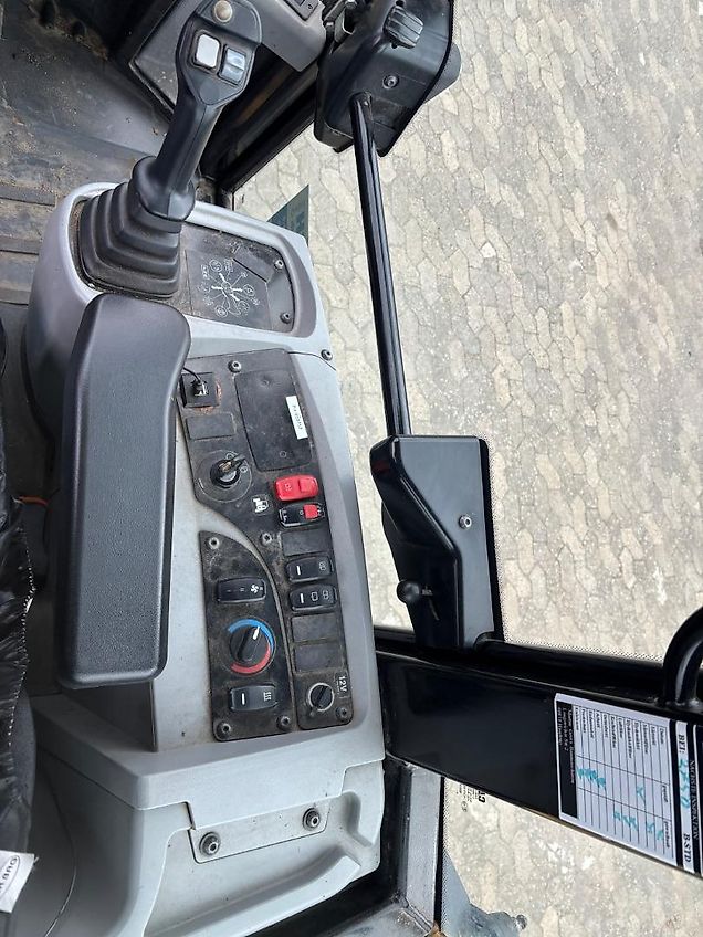 Caterpillar CAT 908 M