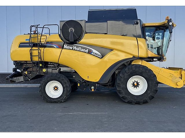 New Holland CX820 COMBINE + MAAIBORD