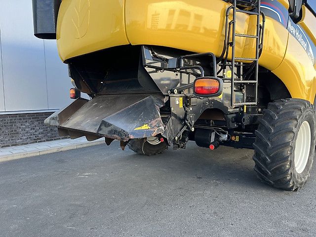 New Holland CX820 COMBINE + MAAIBORD