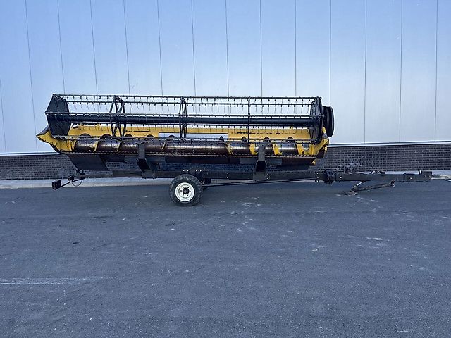 New Holland CX820 COMBINE + MAAIBORD