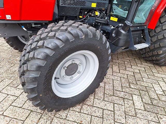 Massey Ferguson 1750M HST