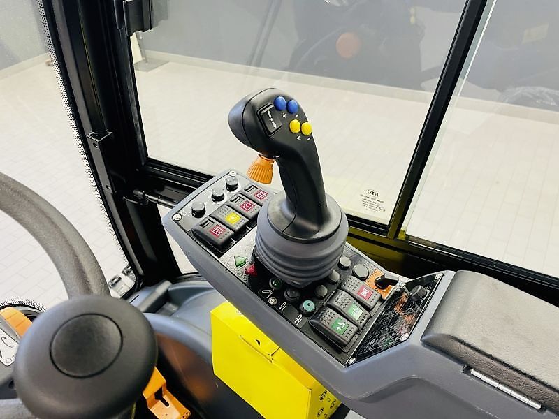 Holder C 65 SINGLE CAB HOLDER