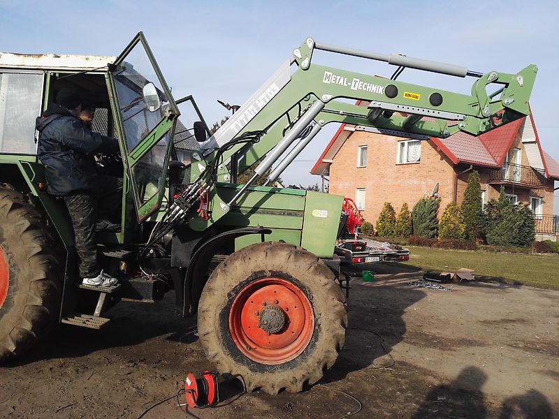 Metal-Technik Frontlader fuer FENDT/ front loader for FENDT 311 Farmer / Ładowacz czołowy do FENDT 311 Farmer