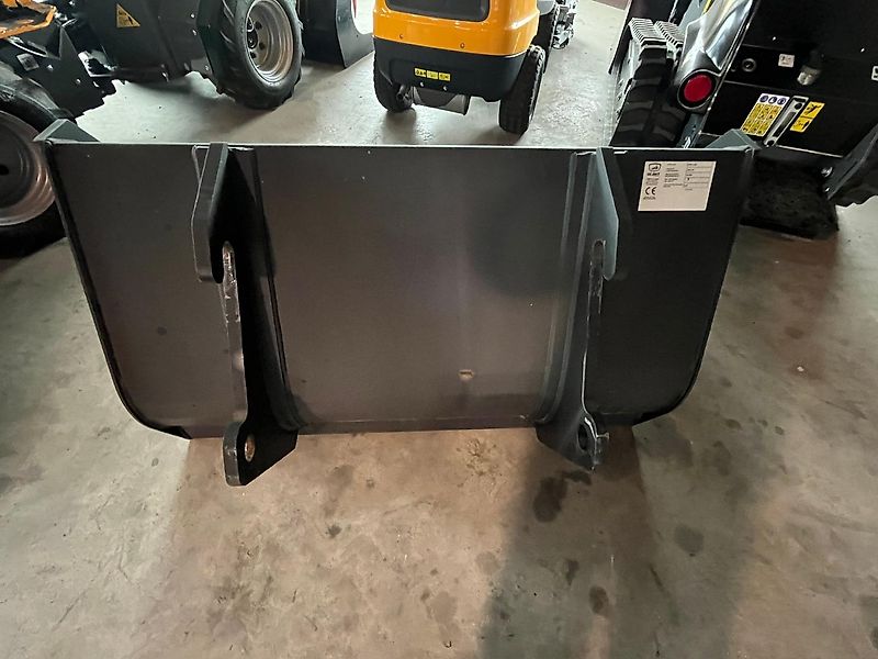 Giant GRB-1100 Erdschaufel mit GIANT Standartaufnahme