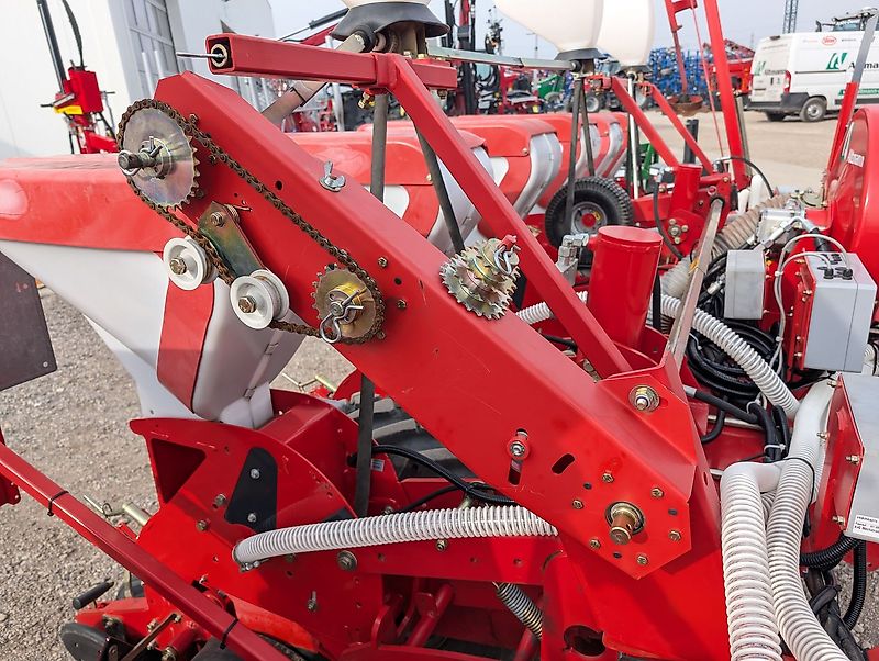 Kverneland Optima TF profi 8reihig, Mikrogranulatstreuer