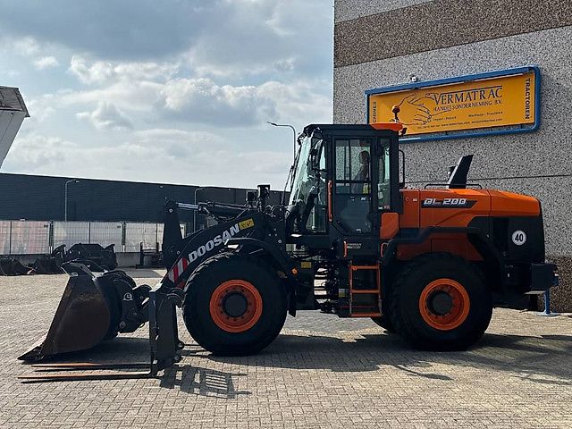 Doosan DEVELON /DL200-7, central lubrication, 2022