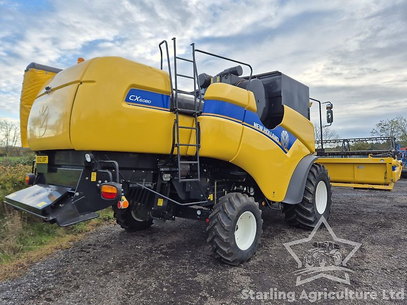 New Holland CX6080 Combine