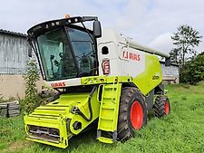Claas Lexion 660 + V660