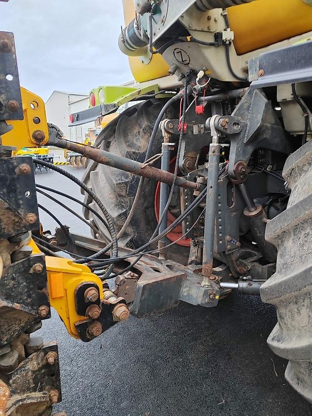 Claas CLAAS XERION 3800 SADDLE TRAC