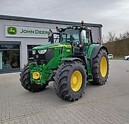 John Deere 6M 220