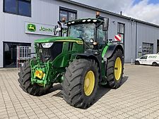 John Deere 6R215