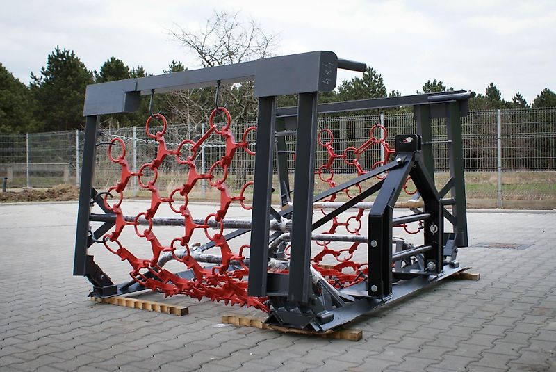 Top Angebot AKTION – Wiesenegge / Wiesenschleppe 4 m | Vierreihig | Hydraulisch | inkl. MwSt. Heavy-Duty Profi-Gerät für Grünland und Wiesen