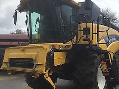 New Holland Combine CX7090