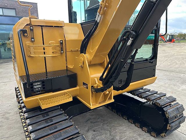 Caterpillar 305.5E2
