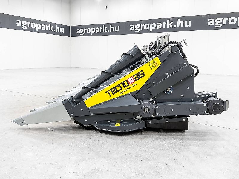 Tecnomais TMRP4 8R-F 8 row (75 cm), foldable corn header, for Case IH and New Holland combines