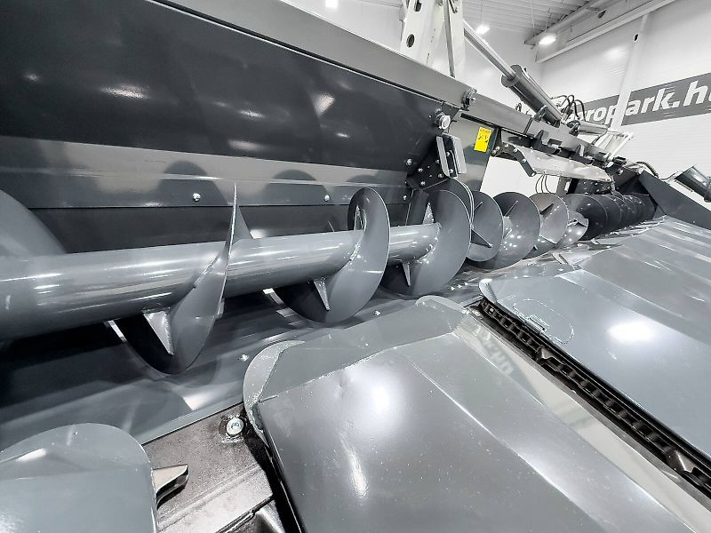 Tecnomais TMRP4 8R-F 8 row (75 cm), foldable corn header, for Case IH and New Holland combines