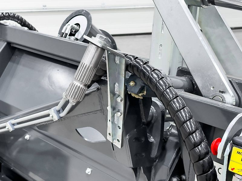 Tecnomais TMRP4 8R-F 8 row (75 cm), foldable corn header, for Case IH and New Holland combines