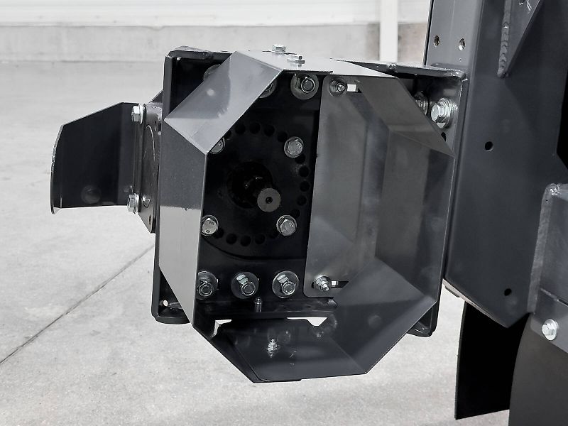 Tecnomais TMRP4 8R-F 8 row (75 cm), foldable corn header, for Case IH and New Holland combines