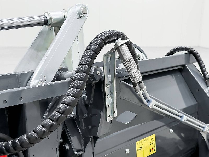 Tecnomais TMRP4 8R-F 8 row (75 cm), foldable corn header, for Case IH and New Holland combines