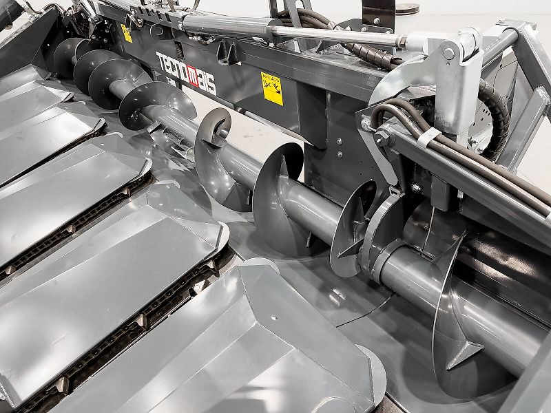Tecnomais TMRP2 6R-F corn header, 6 row, foldable, 75 cm, for Case IH és New Holland combines, chopper, stalk crushers