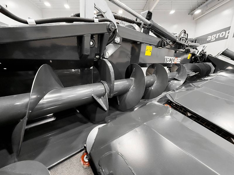 Tecnomais TMRP2 6R-F corn header, 6 row, foldable, 75 cm, for Case IH és New Holland combines, chopper, stalk crushers