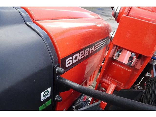 TAFE Compact trekker met voorlader 6028H