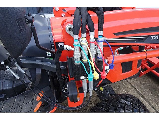 TAFE Compact trekker met voorlader 6028H