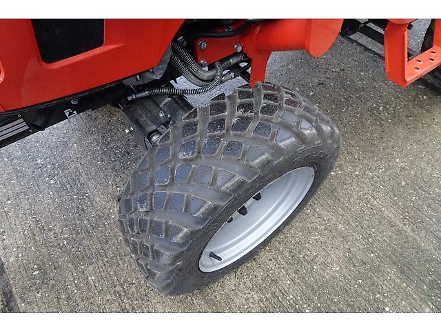 TAFE Compact trekker met voorlader 6028H