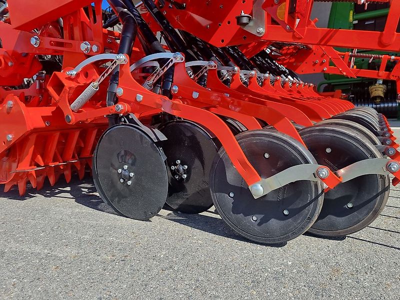 Kuhn Sitera 330/ HRB 303D