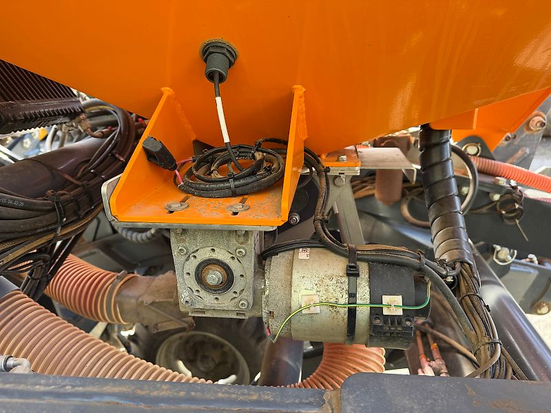 Mzuri Pro Till 4T Seed Drill